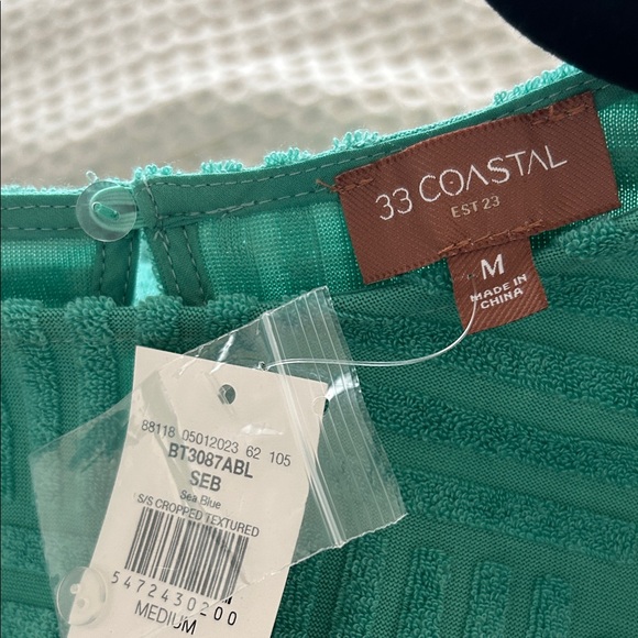 Buckle 33 coastal Teal Patterned Crop Top - Picture 2 of 3